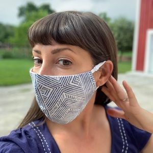 Geometric stripe adjustable face mask blue faded